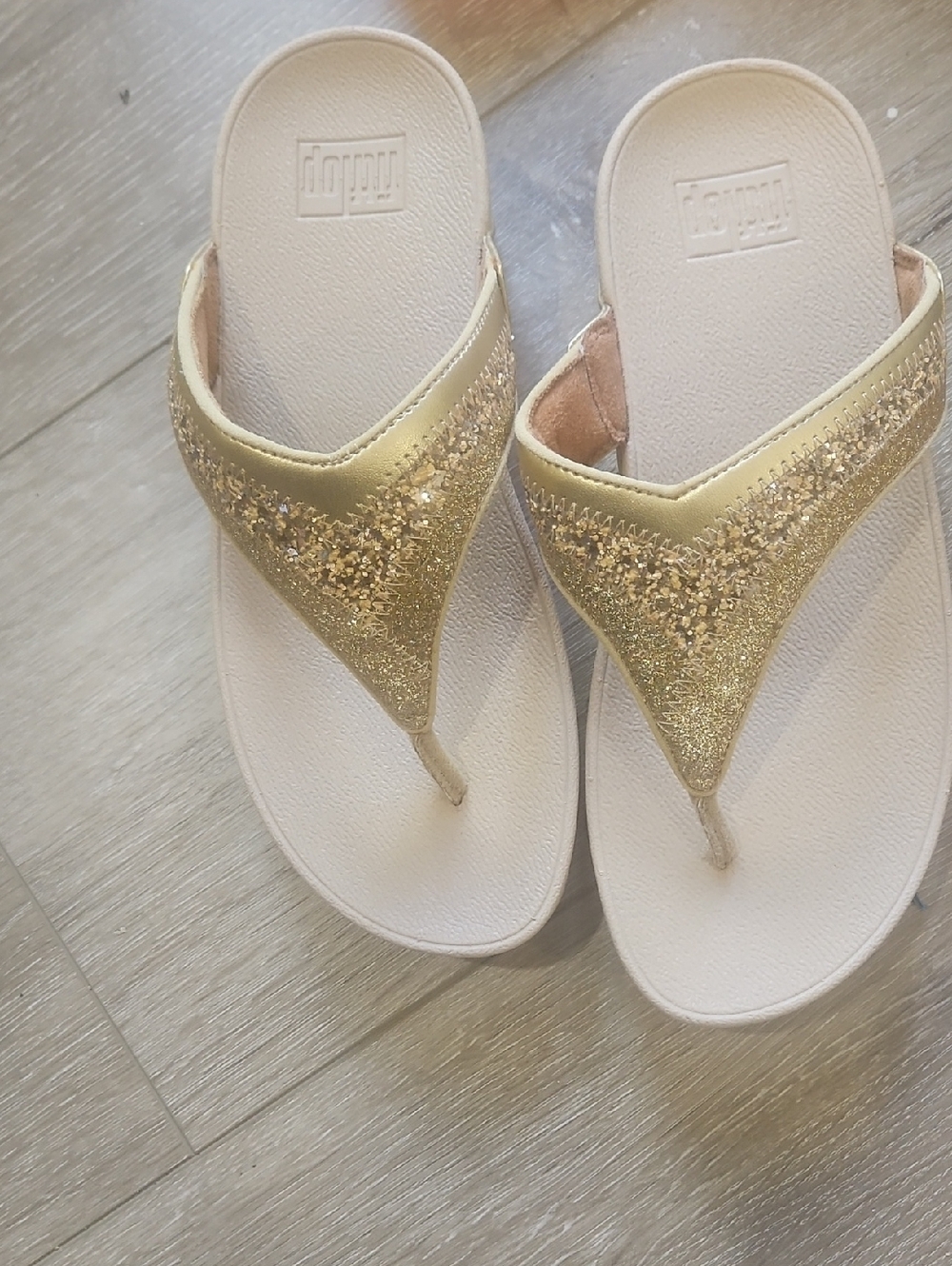Fitflop Lulu Edgr  Gold Glitter Thong Sandals - Women